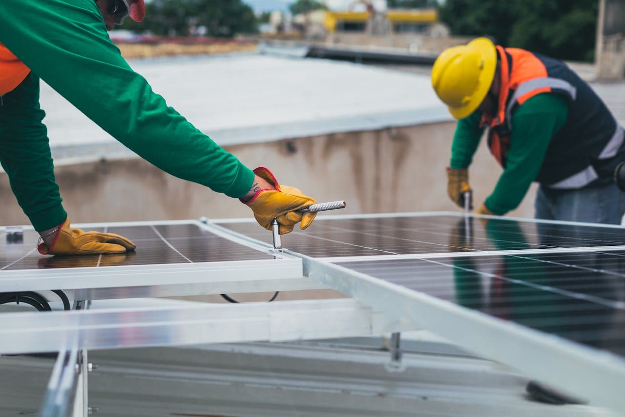 Solar power installation with composite mounting systems for renewable energy applications